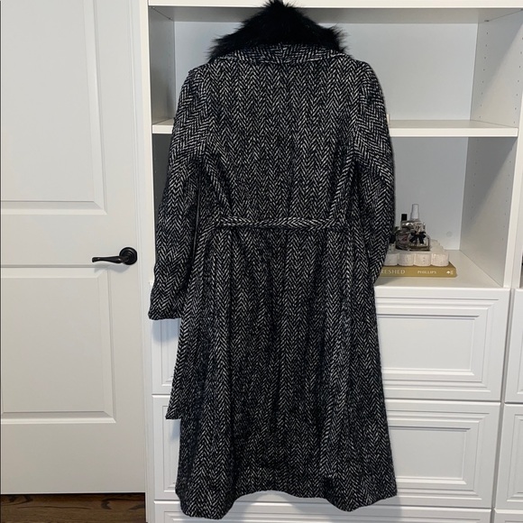 New Look Herringbone Faux Fur Trim Belted Coat - Picture 3 of 12